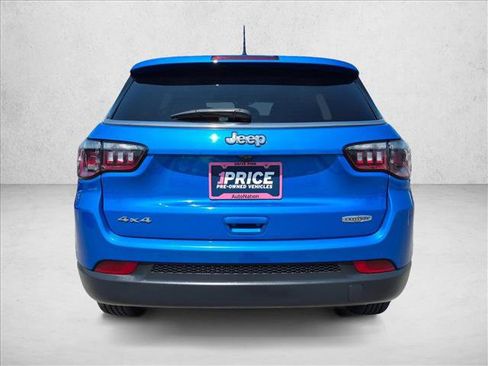 Used 2024 Jeep Compass Latitude AWD/4WD image 7