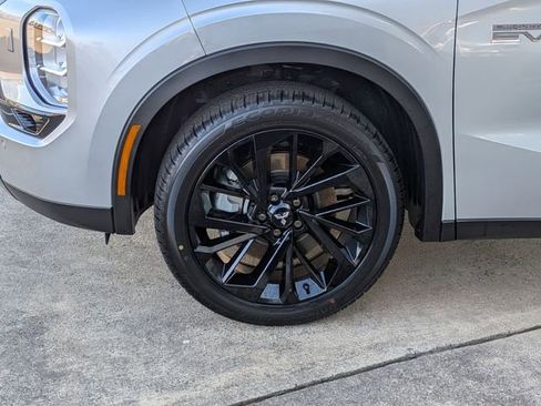 New 2025 Mitsubishi Outlander SEL Black Edition image 10