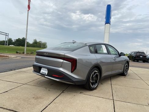 Used 2025 Kia K4 EX FWD image 11