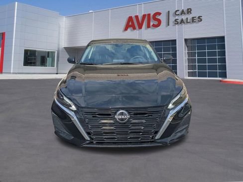 Used 2025 Nissan Altima 2.5 SV image 2