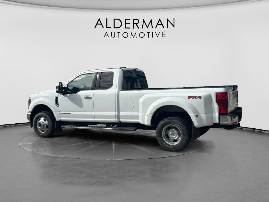 Used 2022 Ford F350 XLT w/ XLT Premium Package AWD/4WD image 3