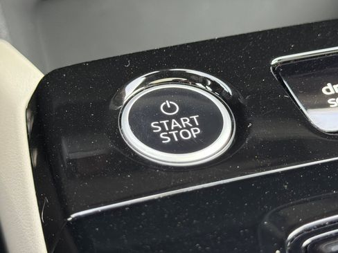 Certified 2025 Audi Q6 e-tron Premium Plus w/ Premium Plus image 22