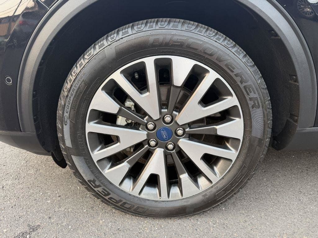 Used 2020 Ford Escape Titanium AWD/4WD image 9