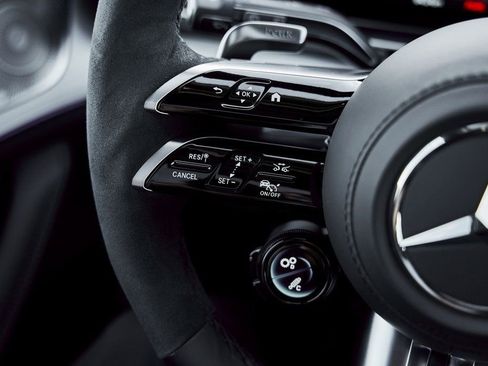 Used 2025 Mercedes-Benz GLS 63 AMG 4MATIC image 59