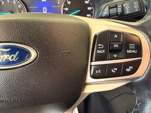 Used 2021 Ford Explorer XLT image 31