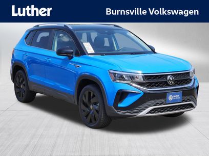 Certified 2024 Volkswagen Taos SE w/ Panoramic Sunroof Package