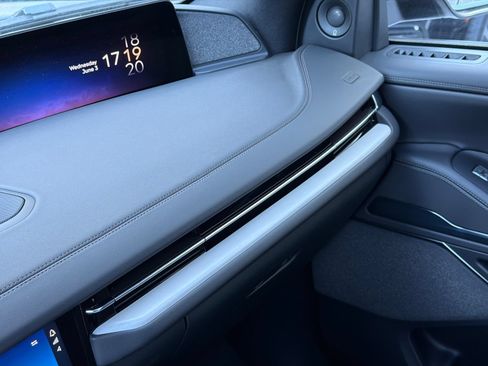 New 2026 Lincoln Navigator Reserve w/ Jet Appearance Package AWD/4WD image 35