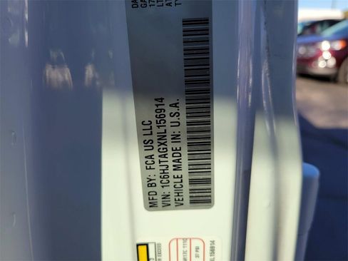 Used 2022 Jeep Gladiator Willys image 14