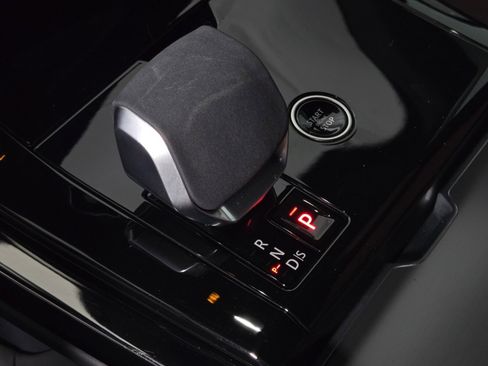 Used 2025 Land Rover Range Rover Sport Dynamic SE image 32