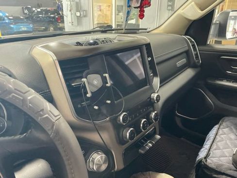 Used 2021 RAM 1500 Laramie AWD/4WD image 6