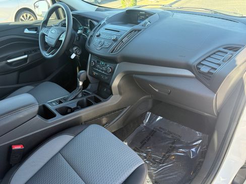Used 2017 Ford Escape SE image 30