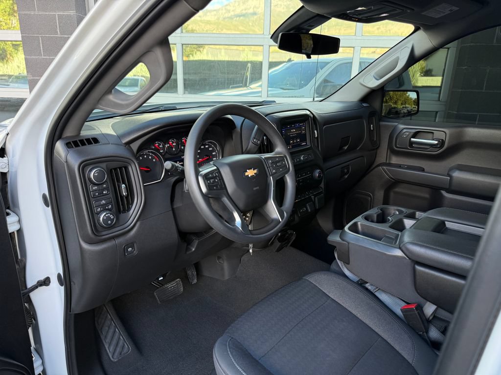 Used 2022 Chevrolet Silverado 1500 Custom w/ Safety Confidence Package AWD/4WD image 18