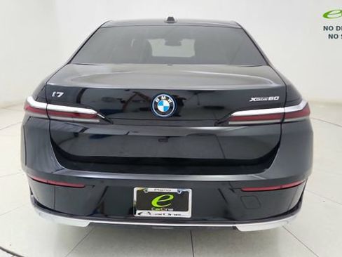 Used 2023 BMW i7 xDrive60 AWD/4WD image 5