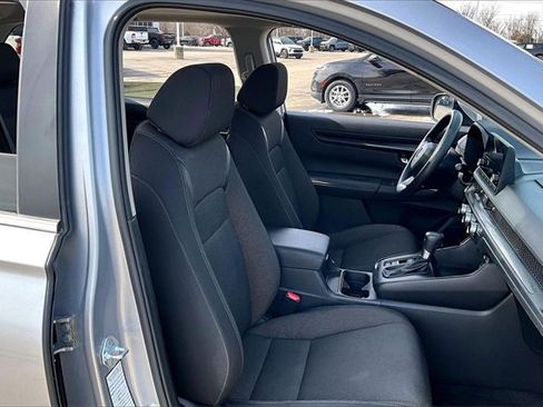 Used 2025 Honda CR-V EX image 29