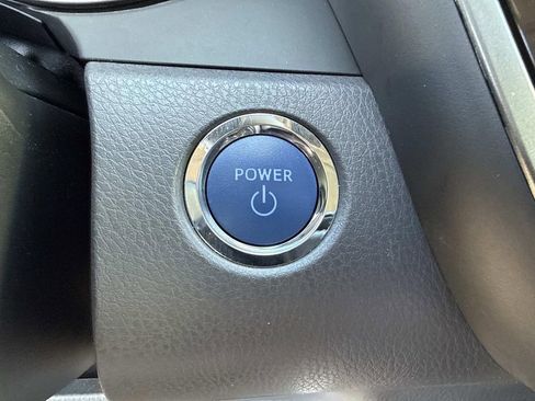 Used 2022 Toyota Camry XLE image 27