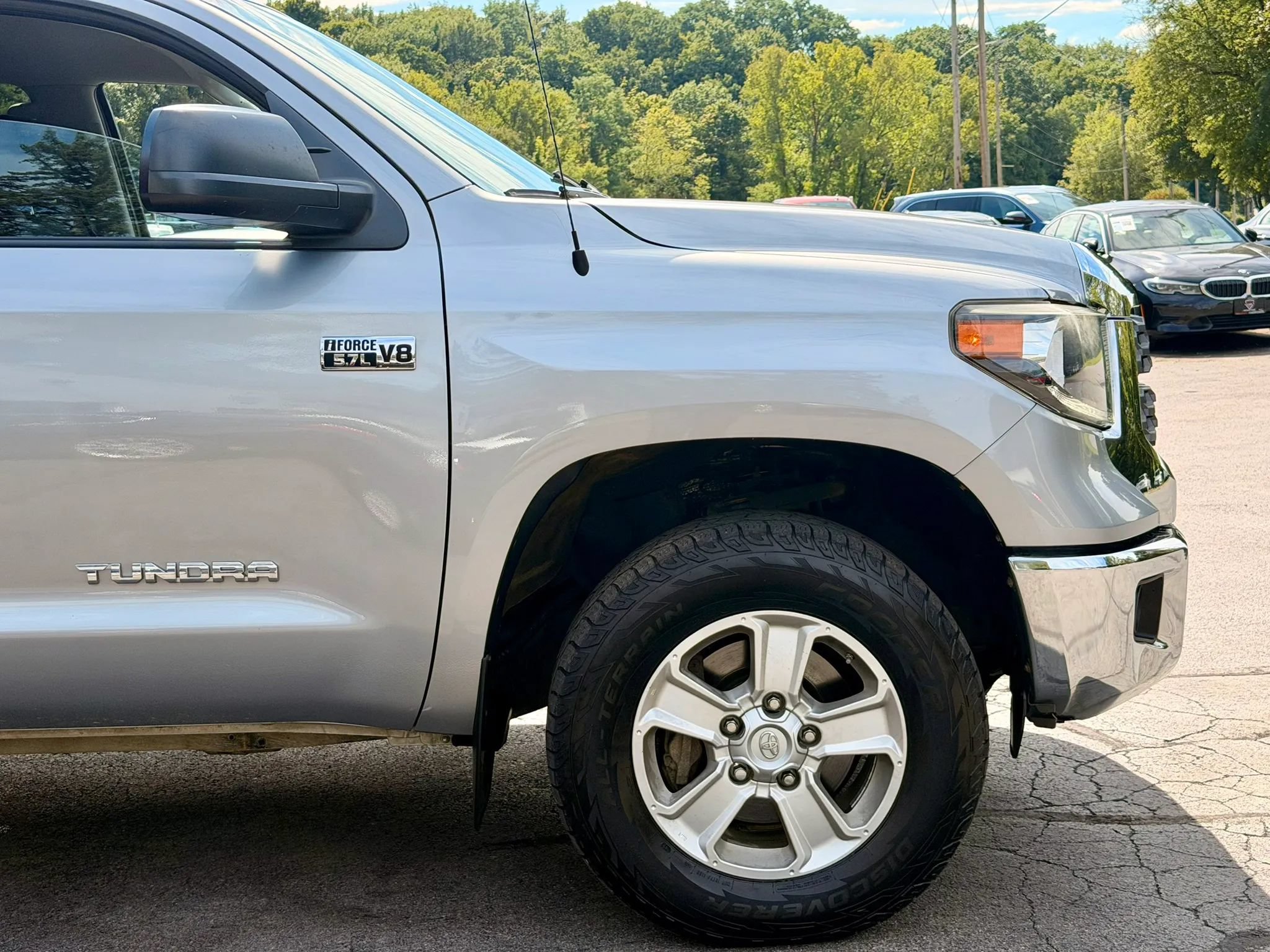Used 2018 Toyota Tundra SR5 AWD/4WD image 10