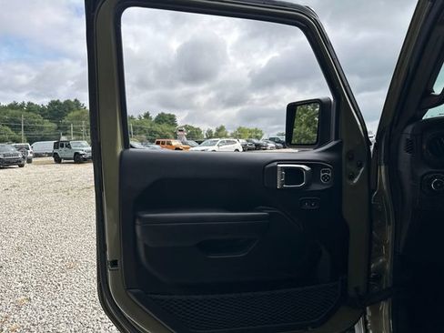 Certified 2025 Jeep Wrangler Unlimited Rubicon w/ XTREMEE 35" Tire Package AWD/4WD image 25