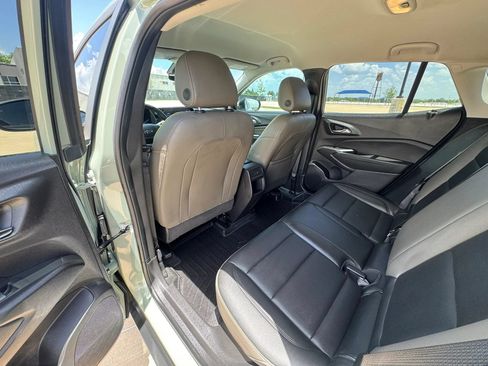 Used 2025 Chevrolet Trax ACTIV w/ Driver Confidence Package FWD image 27