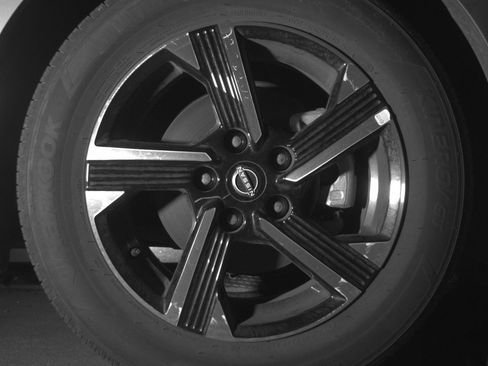 Used 2025 Nissan Sentra SV image 13