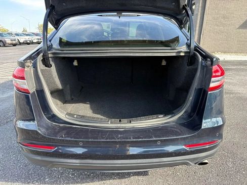 Used 2020 Ford Fusion SE w/ Equipment Group 151A FWD image 9