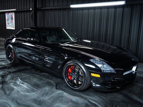 Used 2012 Mercedes-Benz SLS AMG Coupe image 11