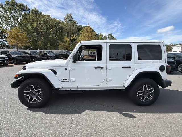 Used 2026 Jeep Wrangler Unlimited Sahara AWD/4WD image 10