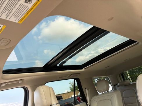 Used 2019 Lincoln Navigator Reserve w/ Cargo Package AWD/4WD image 14