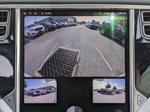 Used 2018 Tesla Model X 75D image 13