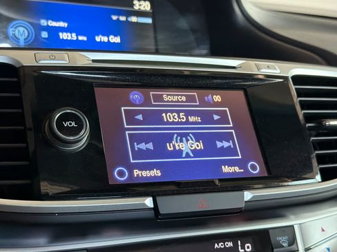 Used 2014 Honda Accord Touring image 19
