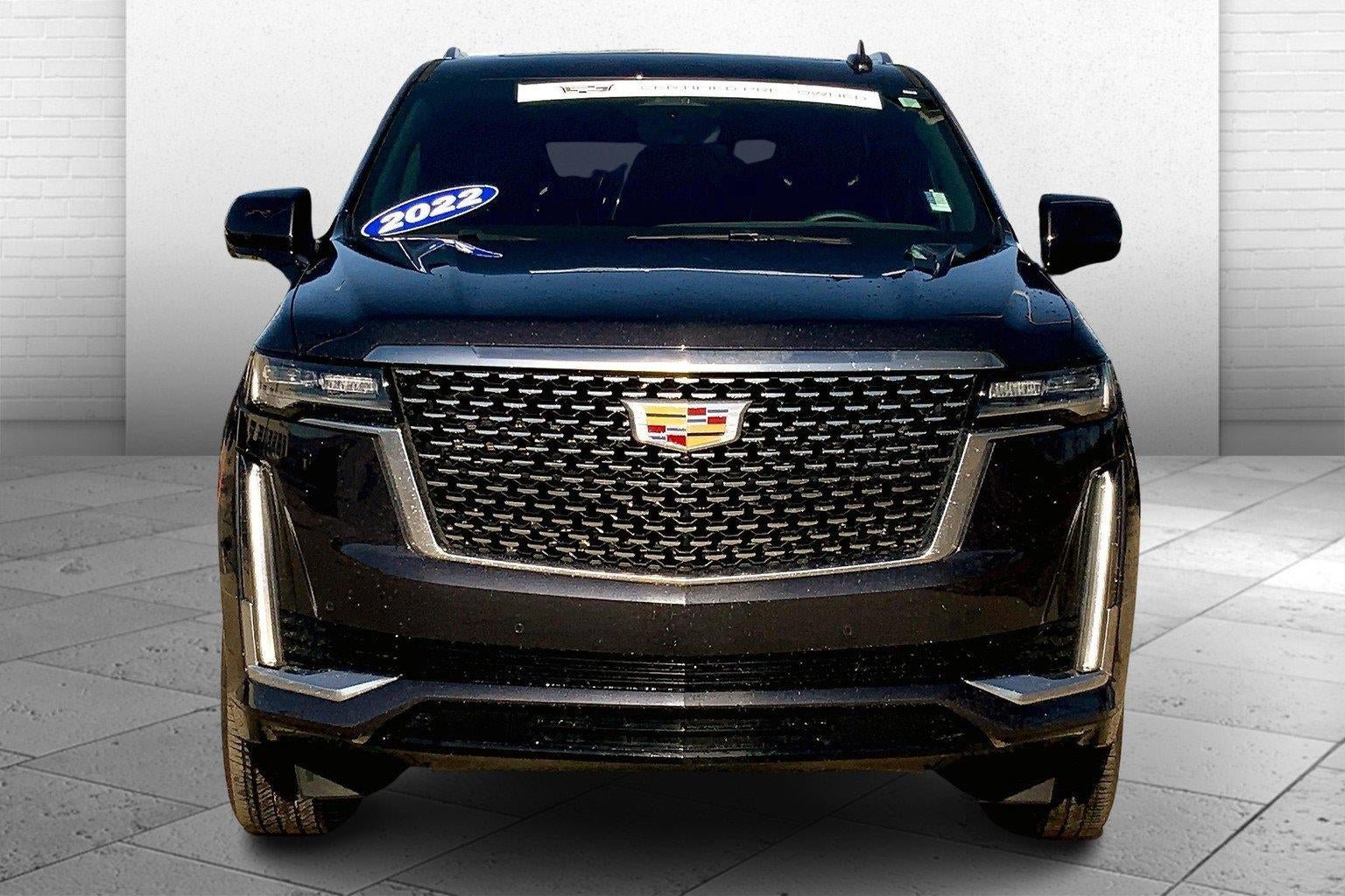 Used 2022 Cadillac Escalade Premium Luxury AWD/4WD image 2