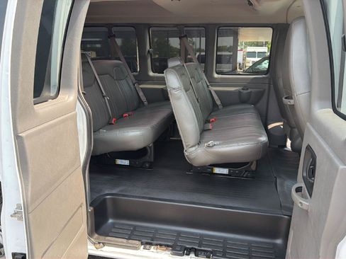 Used 2022 Chevrolet Express 2500 LS RWD image 17