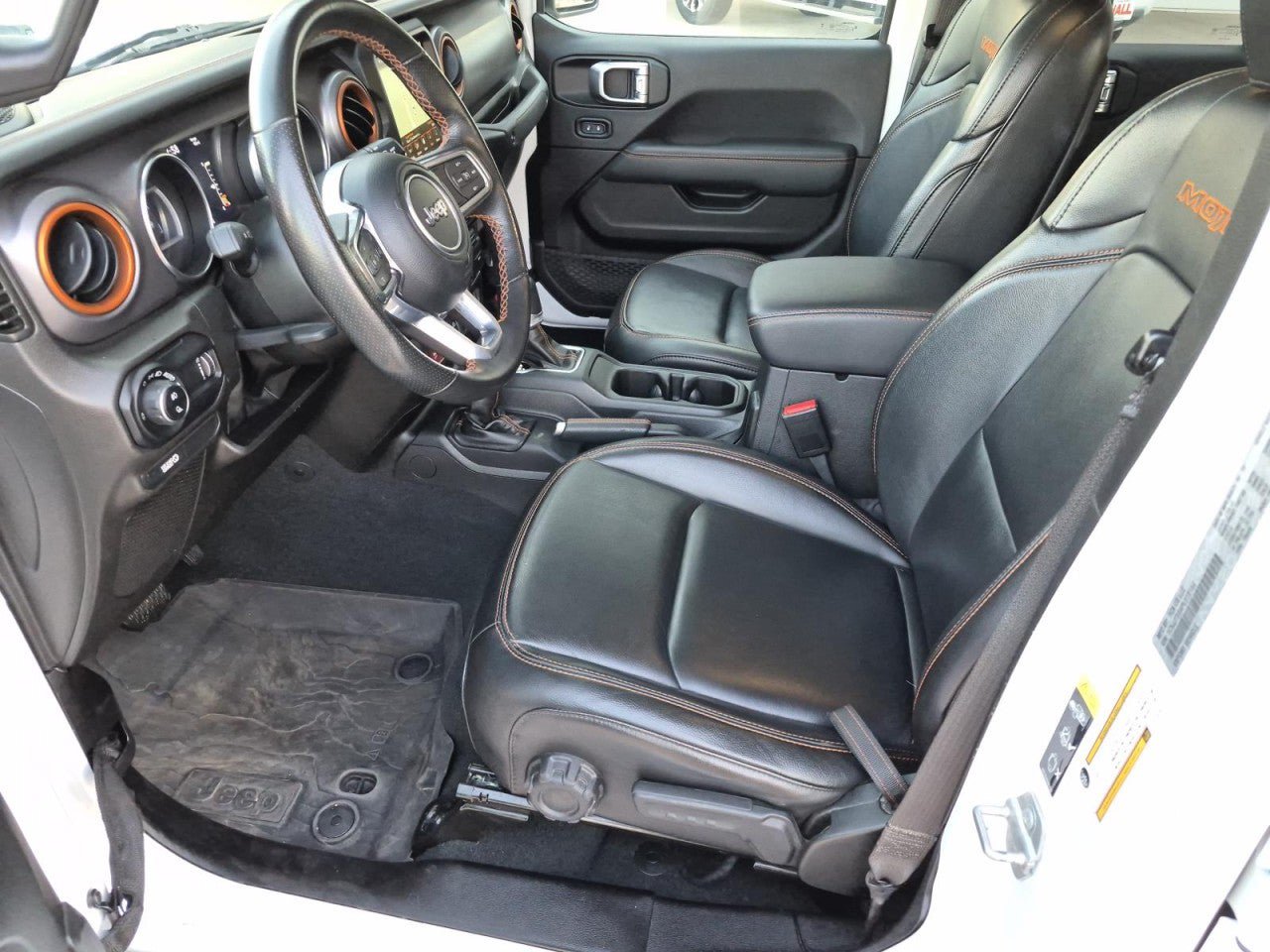 Used 2023 Jeep Gladiator Mojave AWD/4WD image 12