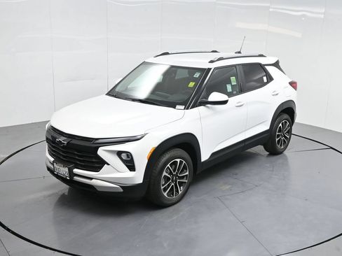New 2025 Chevrolet TrailBlazer LT w/ Convenience Package FWD image 56