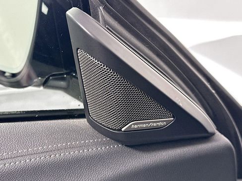 Used 2020 BMW Z4 M40i w/ Executive Package image 19