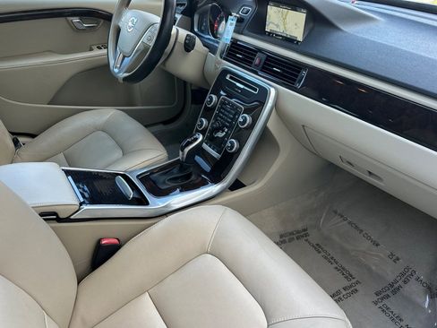 Used 2016 Volvo XC70 T5 Platinum w/ Protection Package image 18