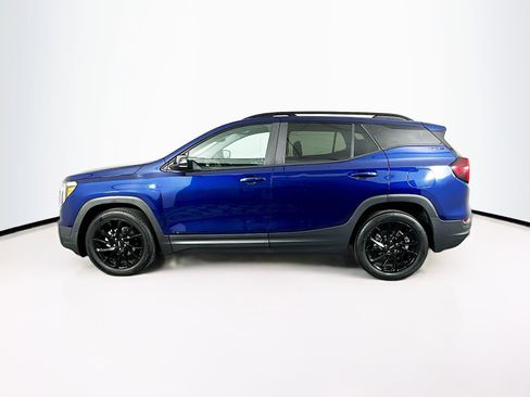 Used 2023 GMC Terrain SLE w/ Elevation Edition image 4