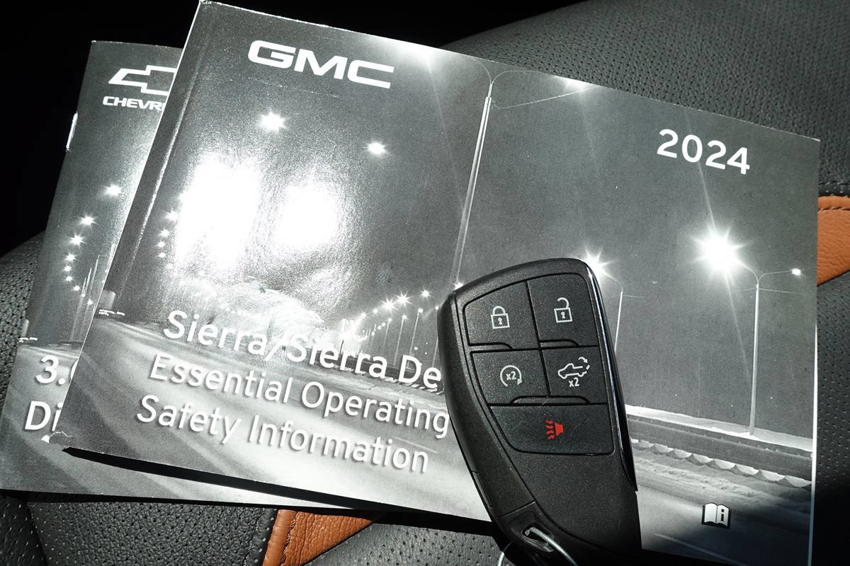 Used 2024 GMC Sierra 1500 AT4 w/ Technology Package AWD/4WD image 45