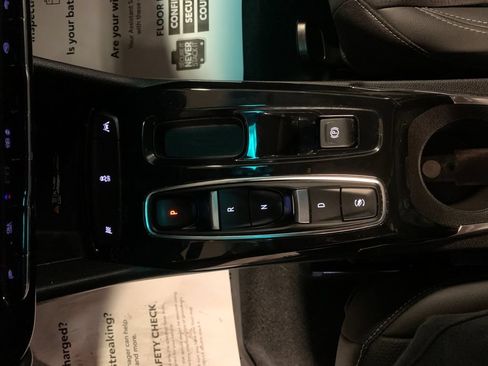 Used 2023 Chevrolet Bolt LT w/ Infotainment Package FWD image 27