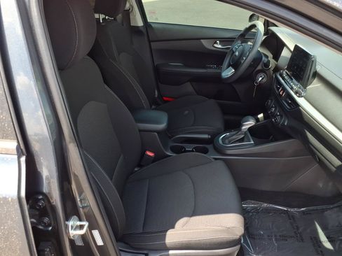 Used 2021 Kia Forte Sedan FWD image 10