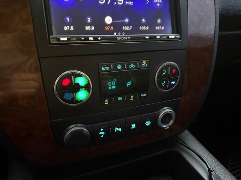 Used 2007 Chevrolet Silverado 1500 LTZ w/ Safety Package AWD/4WD image 32