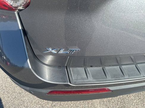 Used 2022 Ford Explorer XLT image 11