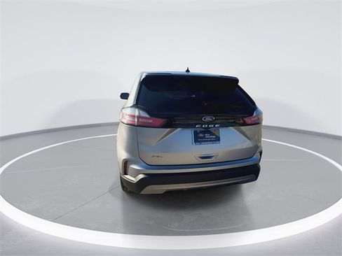 Certified 2023 Ford Edge SEL image 9