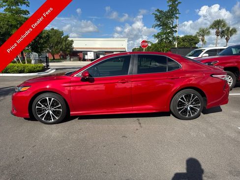 Used 2020 Toyota Camry SE FWD image 2