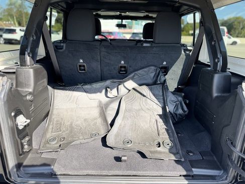 Used 2022 Jeep Wrangler Unlimited Sport image 5