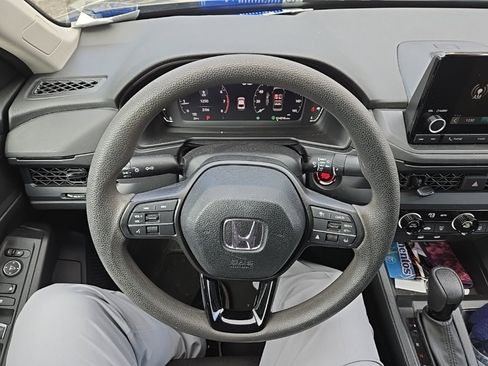 Used 2023 Honda Accord LX image 17