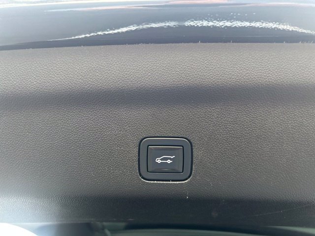 Used 2021 Chevrolet Tahoe Premier w/ Premium Package AWD/4WD image 19