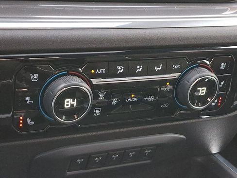 Used 2024 Chevrolet Silverado 3500 High Country w/ Technology Package image 16