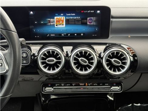 Used 2020 Mercedes-Benz CLA 250 image 42