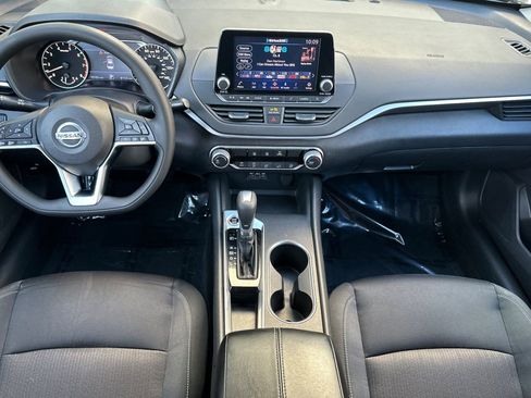 Used 2022 Nissan Altima 2.5 SV FWD image 14
