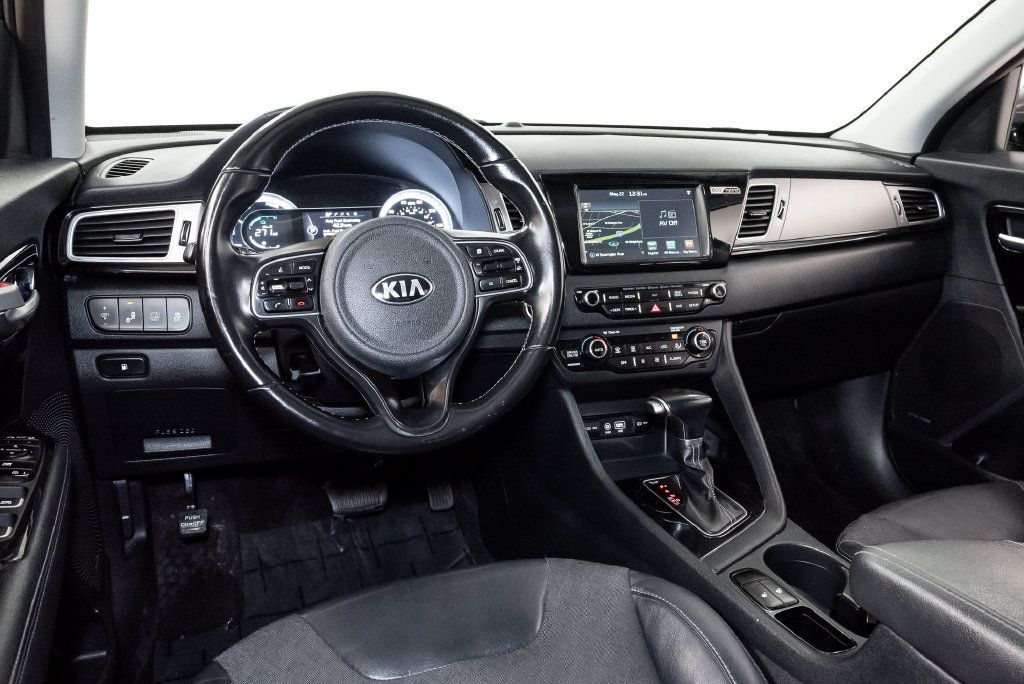 Used 2018 Kia Niro EX w/ Option Group 020 FWD image 7